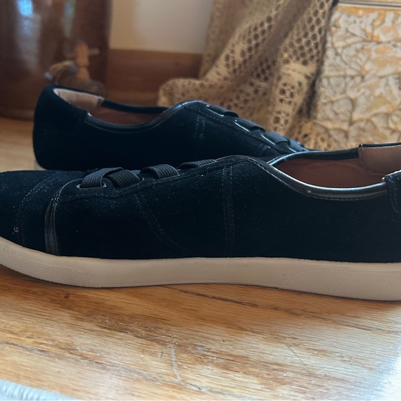 Vionic Jean Suede Black Women’s Sneakers Orthotic Size 7.5 US Comfort - Picture 6 of 9
